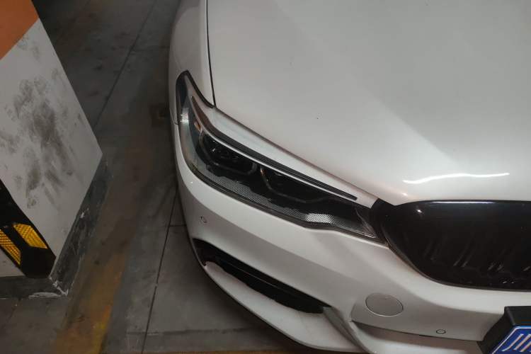 Used BMW 5 Series 2020 530Li Luxury Edition M Sport Package Right Front Headlight