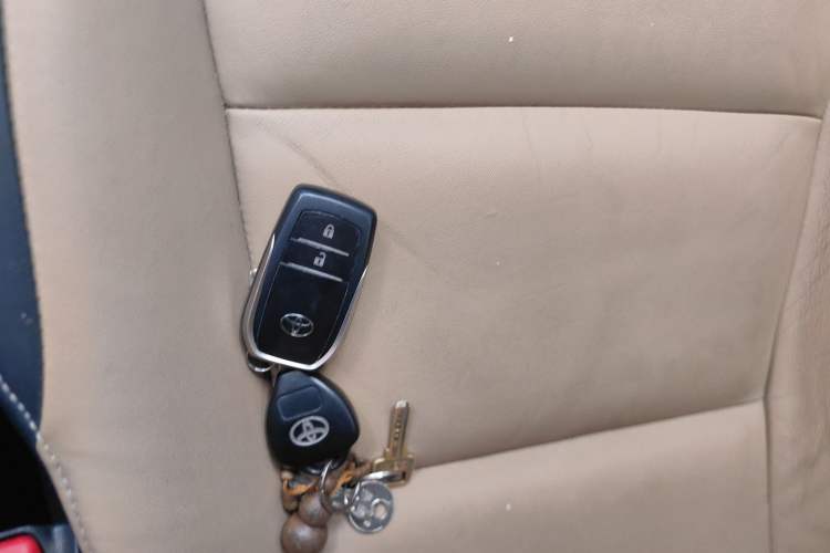 Used Toyota RAV4 2016 2.0L CVT Two-Wheel Drive Smart Edition China V Standard