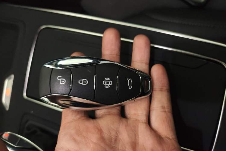 Used Hongqi HS5 2023 2.0T Qixiang Pro Edition Interior 1