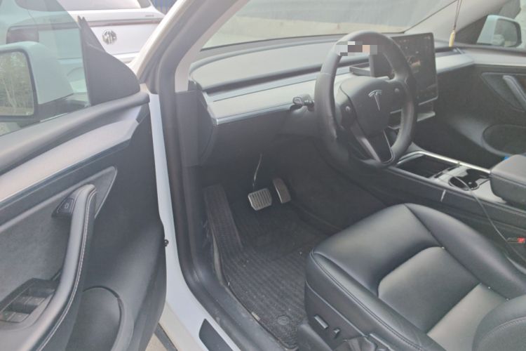 Used Tesla Model Y 2024 Long-Range All-Wheel-Drive Version