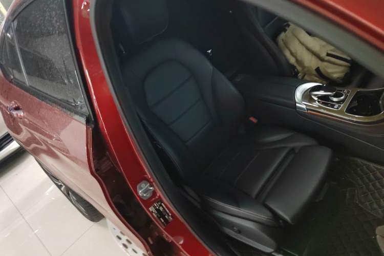 Used Mercedes-Benz GLC Coupe 2019 Facelift GLC 260 4MATIC Coupe SUV Right Front Seat