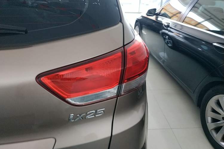 Used Hyundai ix25 2017 1.6L Automatic Smart Version
