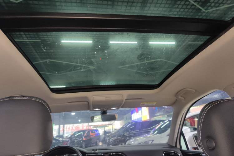 Used Volkswagen Tiguan L 2021 330TSI Automatic Two-Wheel Drive R-Line Enhanced Edition
