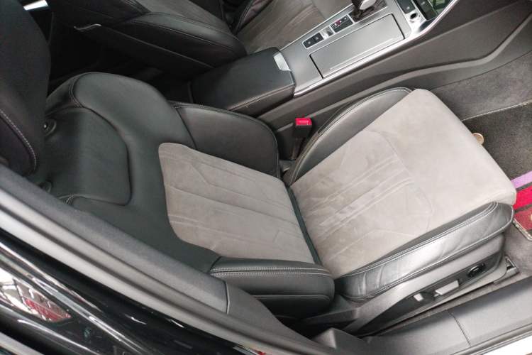 Used Audi A6L 2022 40 TFSI Luxury Dynamic Model
