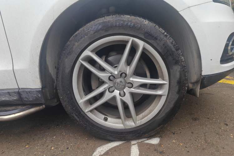 Used Audi Q5 2017 40 TFSI Technology Edition Right Front Wheel Hub