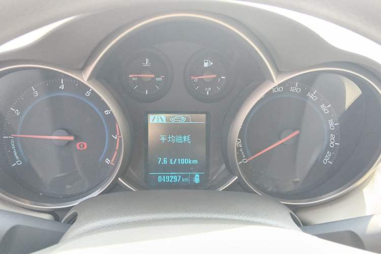 Used Chevrolet Cruze 2015 1.5L Classic SE MT Instrument Cluster