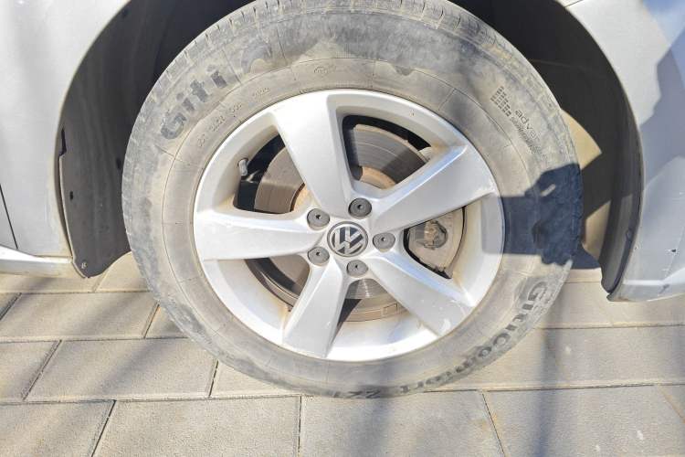 Used Volkswagen Lavida 2013 Revised Classic 1.6L Manual Fashion Edition