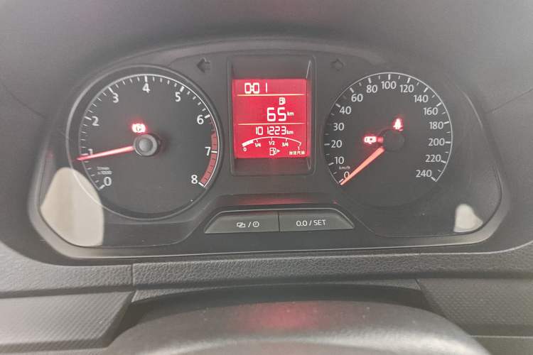 Used Volkswagen Jetta 2015 Zhuihui Edition 1.4L Manual Fashion Model Instrument Cluster