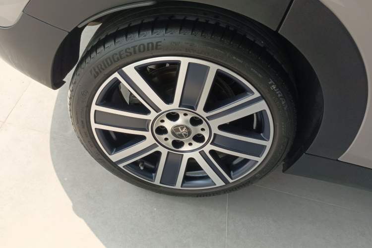 Used MINI Clubman 2023 Refresh 1.5T COOPER Connoisseur Right Rear Wheel Hub