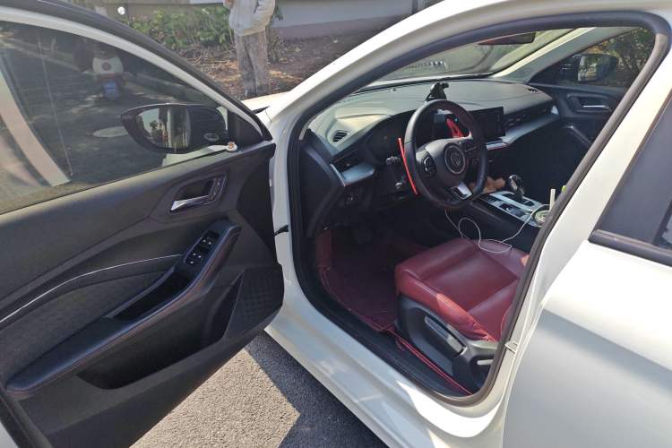 Used MG 5 2022 300TGI DCT Chao Yue Luxury Edition