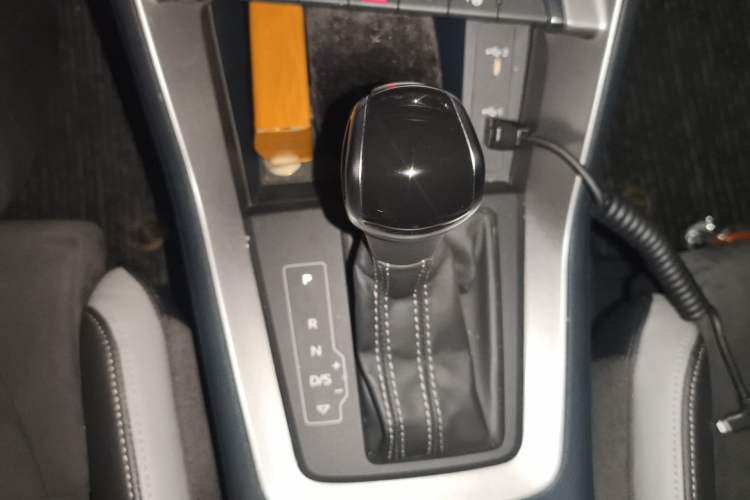 Used Audi Q3 2020 35 TFSI Fashion Dynamic Model Gear Lever