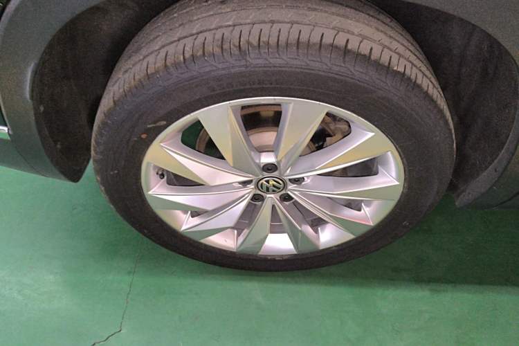 Used Volkswagen Tayron 2020 330TSI Two-Wheel Drive Luxury Smart Connectivity Version Right Rear Wheel Hub