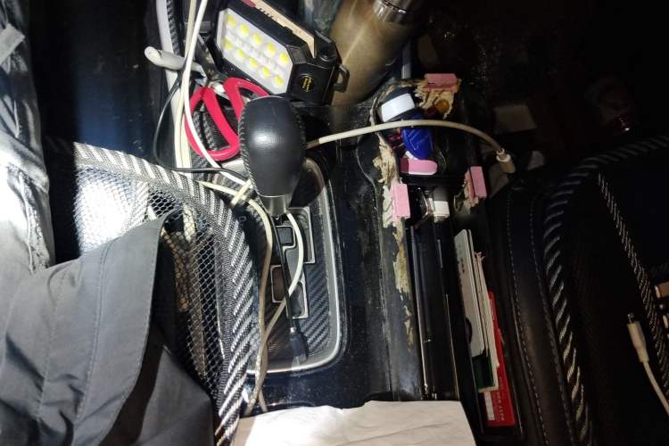 Used Mitsubishi Outlander 2019 2.4L 4x4 Zhi Xiang Edition 7 Seats China VI Standard Gear Lever