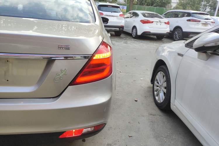 Used Geely Auto Emgrand 2017 Sedan Million Edition 1.5L CVT Upward Connectivity Version