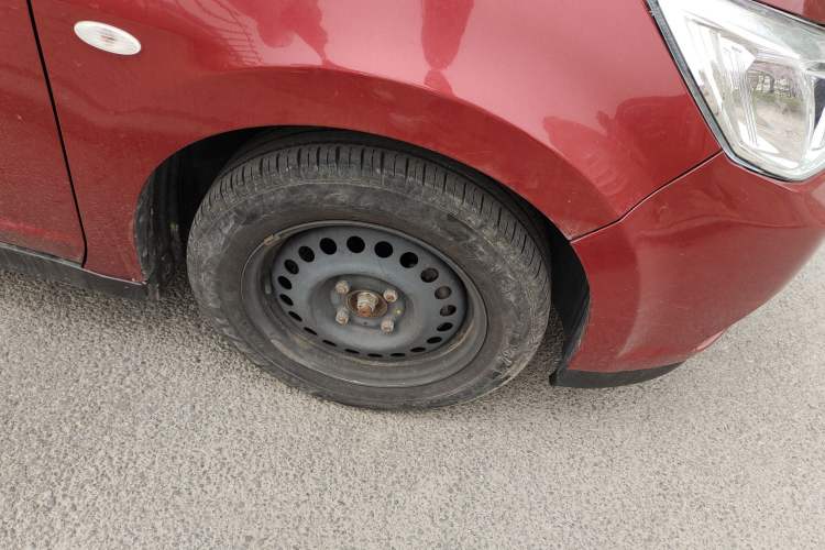 Used Venucia R50 2015 1.6L Automatic Fashion Edition
