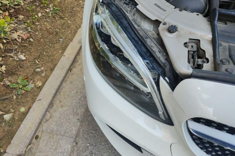 Used Mercedes-Benz C-Class 2019 Restyled C 260 L Sport Edition Right Front Headlight