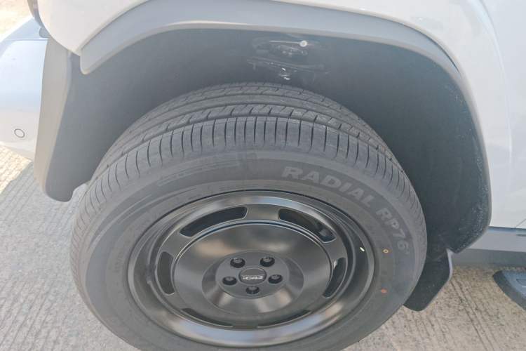 Used iCAR V23 2026 Model 550 Two-Wheel Drive Super Sports Edition Left Front Wheel Hub