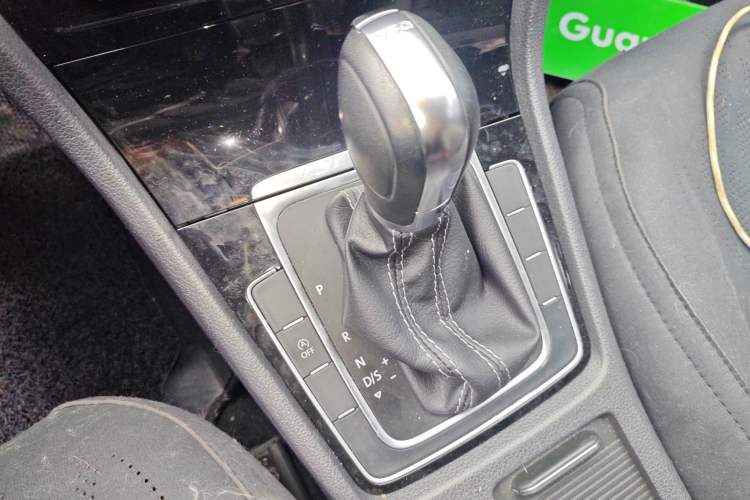 Used Volkswagen Golf 2017 280TSI Automatic R-Line Million-Vehicle Commemorative Edition