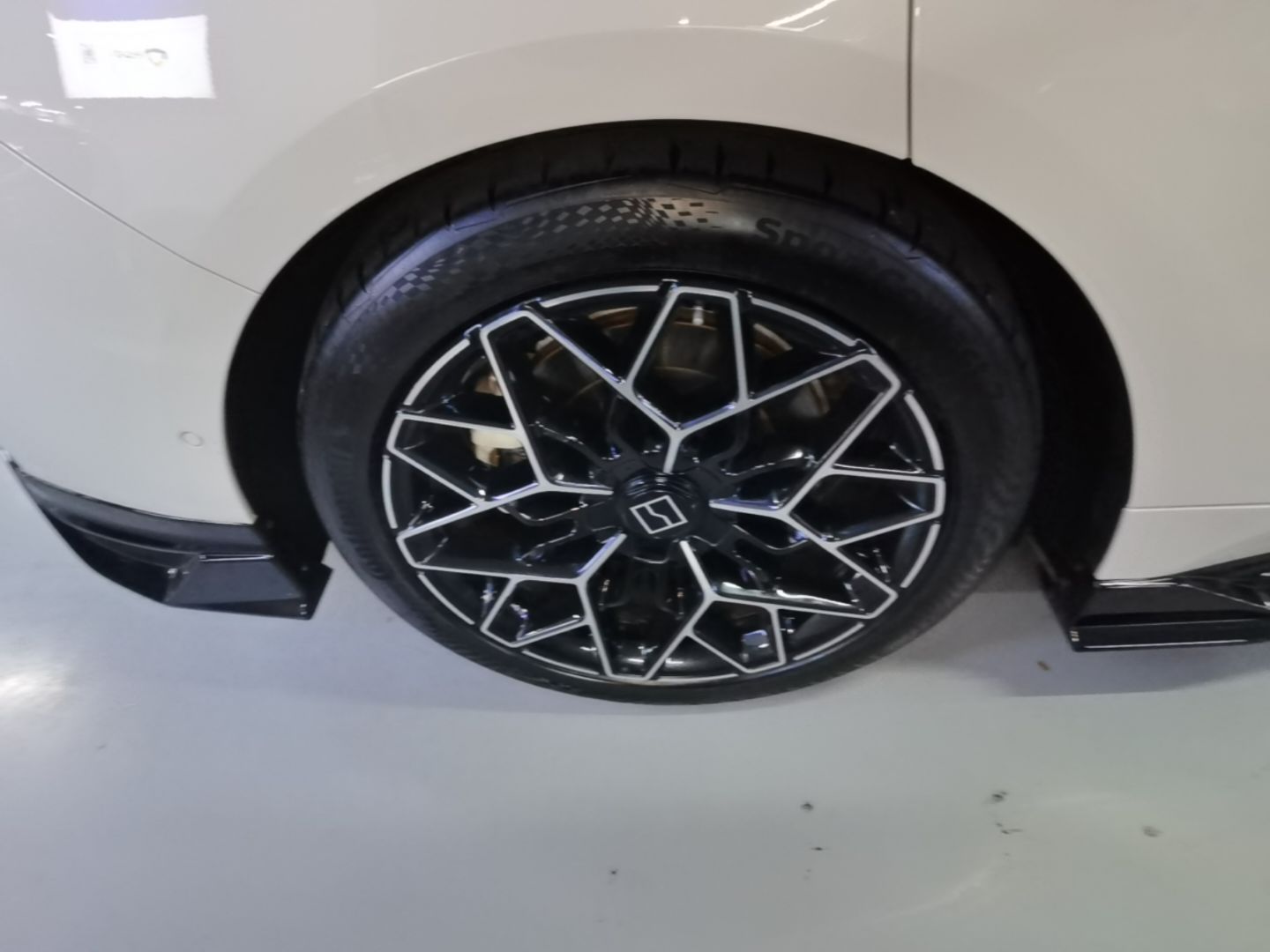 Zeekr 001 2026 Model 103° Four-Wheel Drive Ultra Version — снимка 11