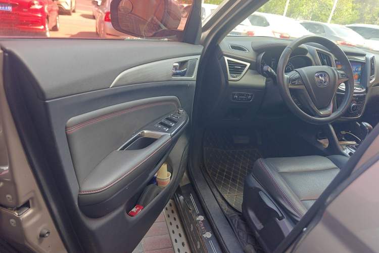 Used CHANGAN CS75 2017 Shangkui Edition 1.5T Automatic Fengyue Model
