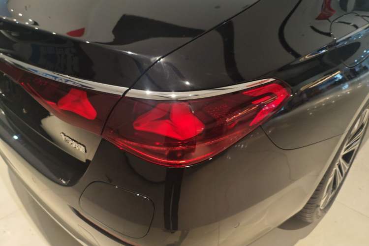 Used Mercedes-Benz E-Class New Energy 2024 E 350 e L Plug-in Hybrid Sedan