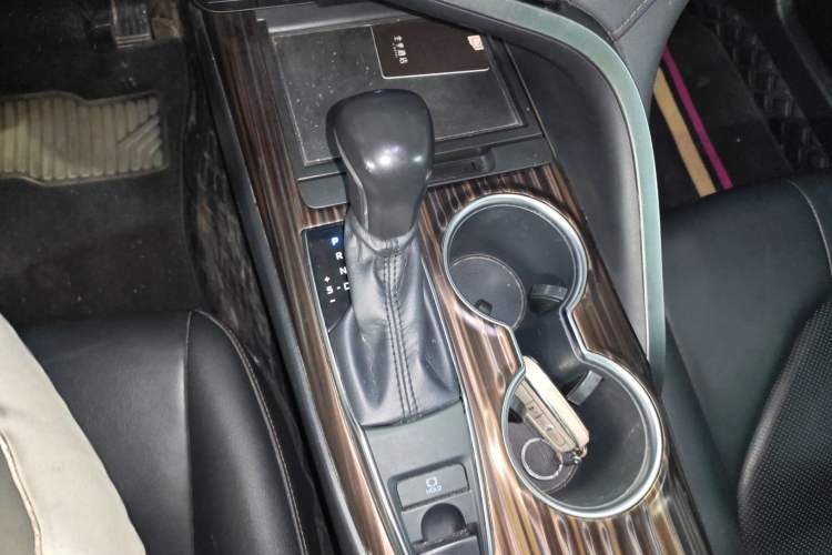 Used Toyota Camry 2018 2.0G Luxury Edition
