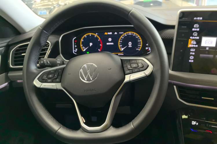 Used Volkswagen Tayron 2024 300TSI Two-Wheel-Drive Luxury Plus Advanced Version Steering Wheel