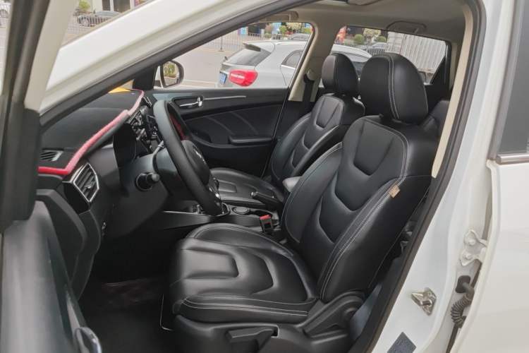 Used Dongfeng Fengon 580 2017 1.8L Manual Comfort Model
