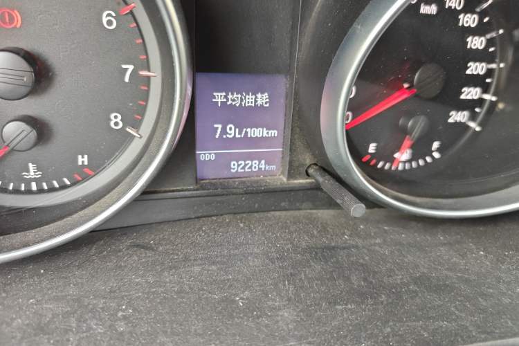 Used Haval H6 2016 Upgraded Model 1.5T Manual Two-Wheel Drive Value Edition Odometer Close Up