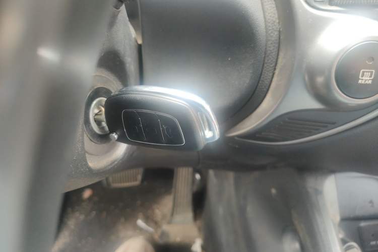 Used Hyundai ix35 2015 2.0L Automatic 2WD Comfort Edition China IV Standard Vehicle Key