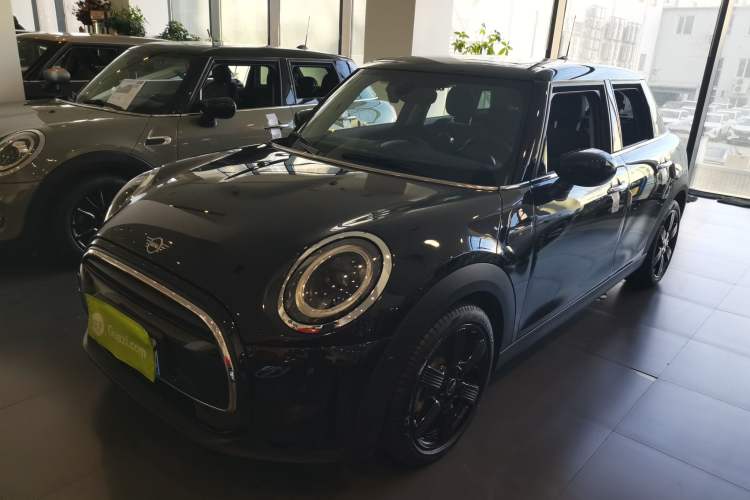 Used MINI MINI 2023 Updated 1.5T COOPER Artist Five-Door Edition