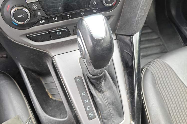 Used Ford Focus 2012 Sedan 1.6L Automatic Fashion Edition