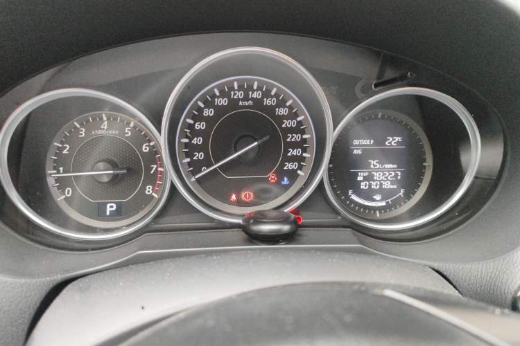 Used Mazda Atenza 2015 2.0L Blue Sky Luxury Edition Odometer Close Up