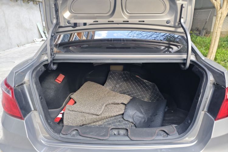 Used CHANGAN Eado 2014 1.6L Automatic Luxury Model Trunk