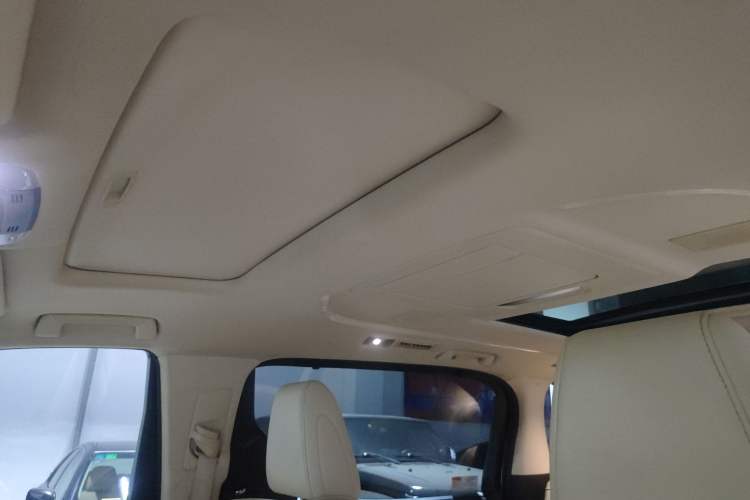 Used Toyota Alphard 2015 3.5L Luxury Edition
