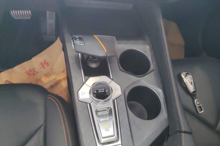 Used CHANGAN UNI-V 2022 1.5T Sport Edition Gear Lever