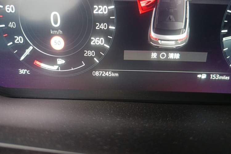 Used Land Rover Range Evoque 2021 Range Rover Velar L 249PS R-Dynamic First Edition Odometer Close Up