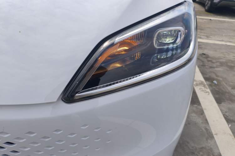 Used Wuling Hongguang New Energy 2025 Model Range-Extending Hybrid 150KM Standard Edition Left Front Headlight