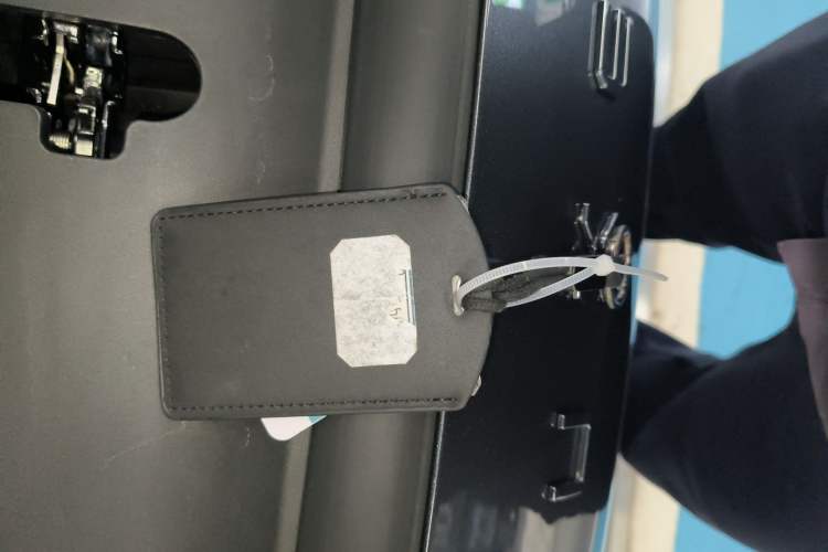 Used Hima Luxeed R7 2025 Extended-Range 331km Ultra Vehicle Key