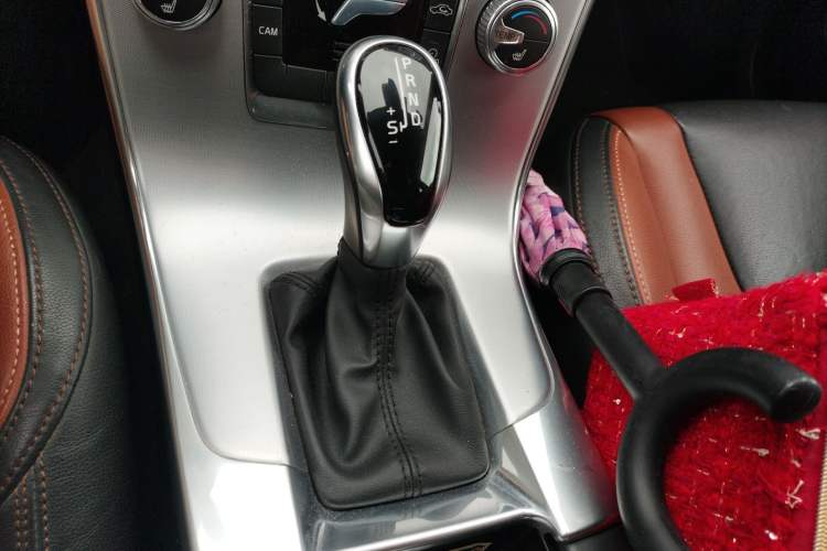 Used Volvo V60 2017 Cross Country T5 AWD China V Standard Gear Lever