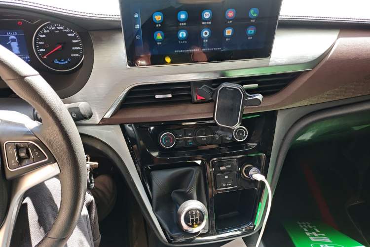 Used JAC Refine M3 2022 1.8L 7-seat Standard Edition Audio And AC Panel