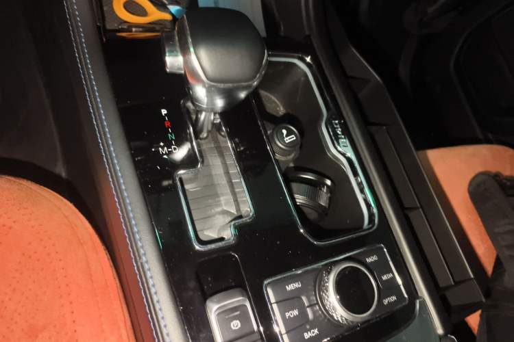 Used BAIC Off-Road BJ40 2019 2.0T Automatic Four-Wheel Drive Urban Hunter Edition Premium Model China V Emission Standard
