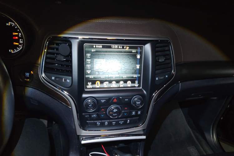 Used Jeep Grand Cherokee 2016 3.6L Luxury Navigation Edition
