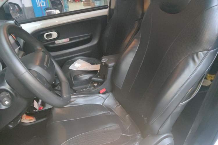 Used Roewe Clever 2021 302 km New Four-Seater Super-Efficient Version
