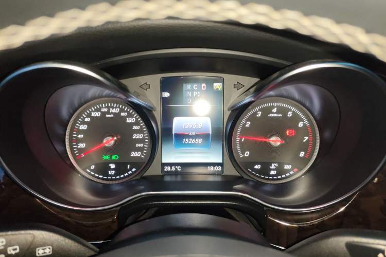 Used Mercedes-Benz V-Class 2017 V 260 Prestige Edition Instrument Cluster