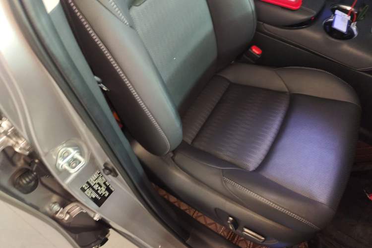 Used Toyota Venza 2023 2.0L CVT Two-Wheel Drive Prestige Version