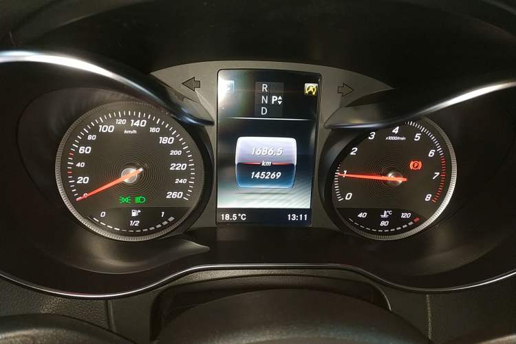 Used Mercedes-Benz GLC 2018 GLC 260 4MATIC Luxury Model
