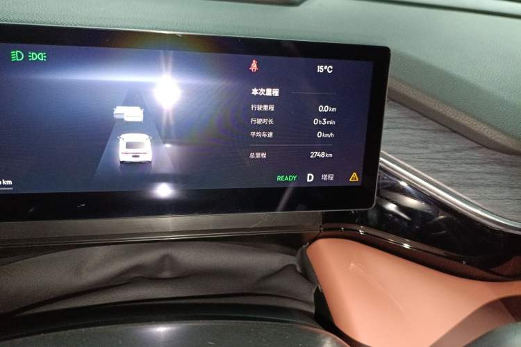 Used Geely Galaxy L6 2025 EM-i 140km Starship Edition Odometer Close Up