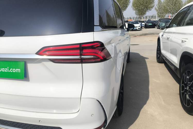 Used Roewe iMAX8 2021 Model 400TGI Exclusive Version for Key Accounts