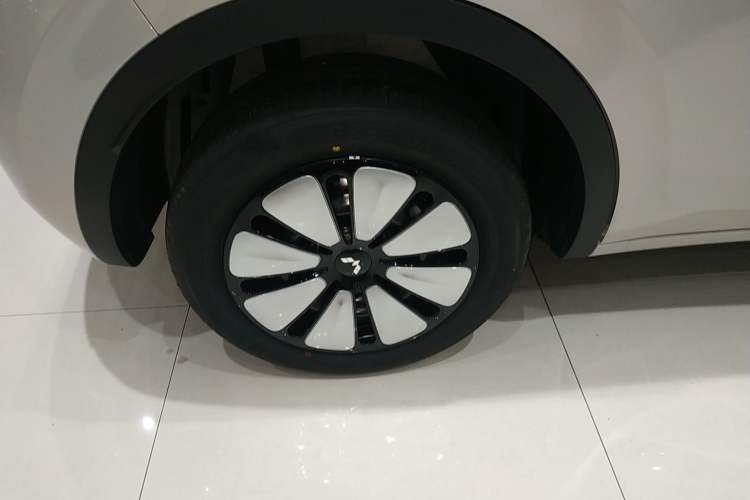 Used Wuling Bingo 2025 333 km Enjoyment Version Right Rear Wheel Hub